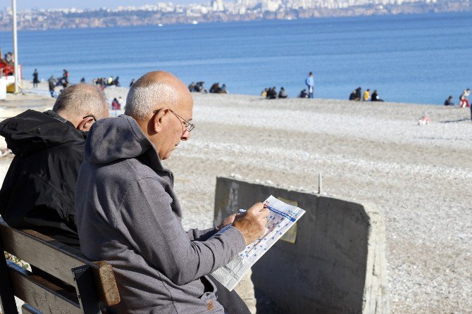 Antalya’da Kar Manzaralı Deniz Keyfi