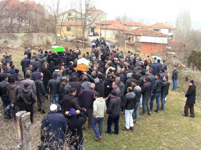 Yangında Ölen 2 Çocuk Hisarcık’ta Toprağa Verildi