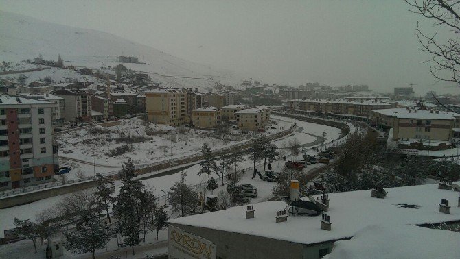 Bayburt’ta Kar Yağışı Hayatı Olumsuz Etkiliyor