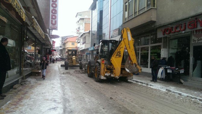 Bayburt’ta Kar Yağışı Hayatı Olumsuz Etkiliyor