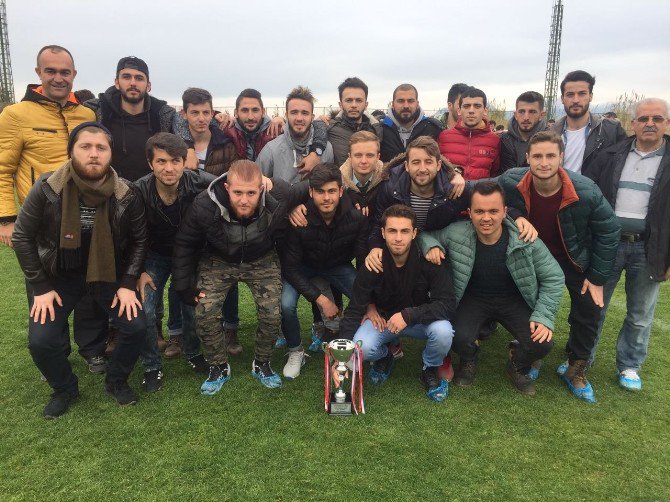 Bilecik Şeyh Edebali Üniversitesi Futbol Takımı Antalya’da İkinci Oldu