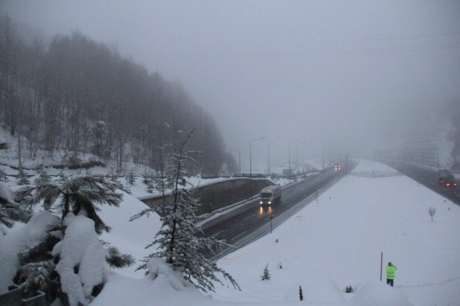 Bolu Dağı’nda Kar Yağışı Başladı