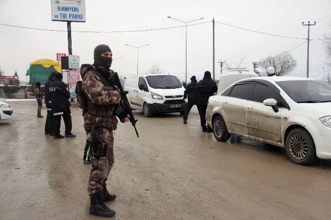 Bolu’da Asayiş Uygulamasına Polis Özel Harekat Timi Katıldı