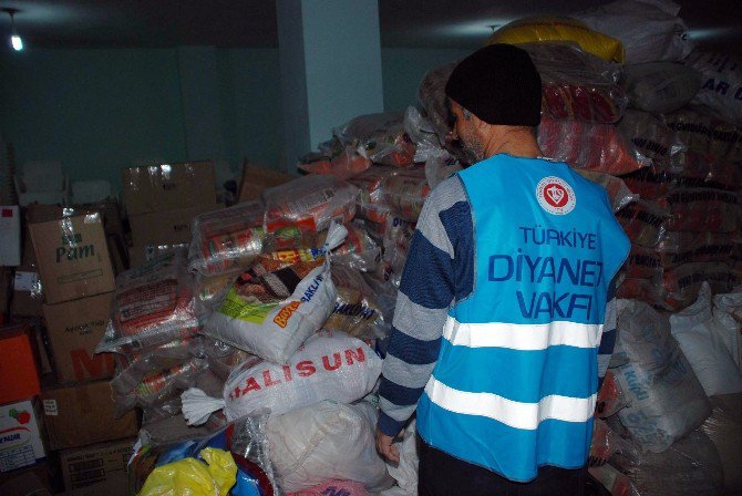 Diyarbakır’dan Halep’e 6 Tır Yardım