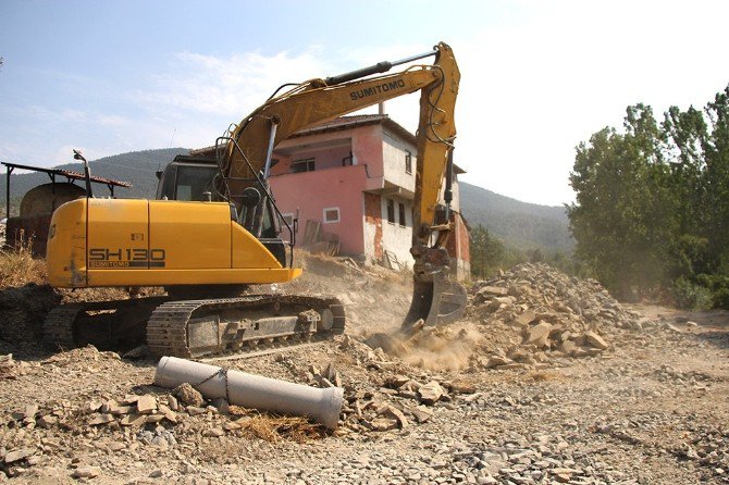 Keleş, Taraklı Kanalizasyon İnşaatı Hakkında Açıklamalarda Bulundu