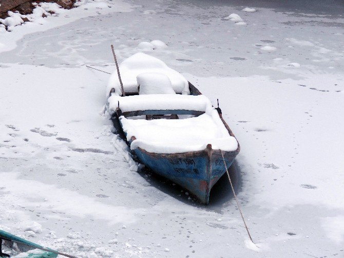 Beyşehir Gölü Kıyıları Buz Tuttu