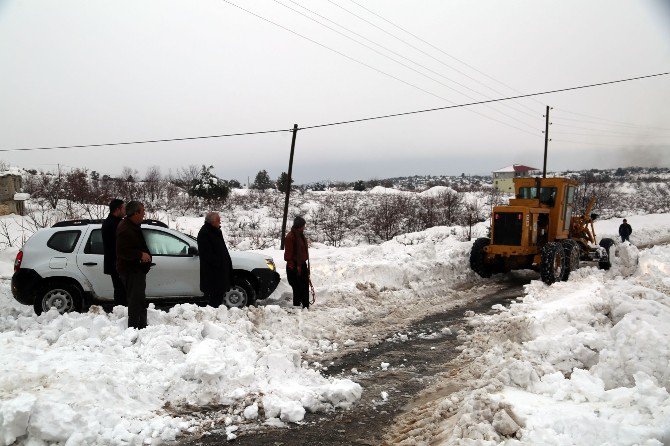 Tollu, Kardan Dolayı Sorun Yaşayan Bölgeleri Ziyaret Etti