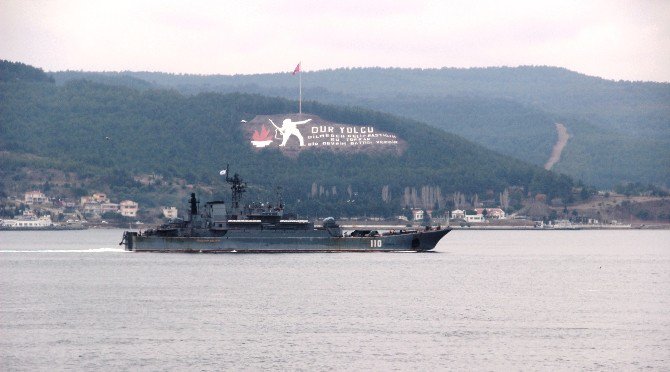 Rus Savaş Gemisi Çanakkale Boğazı’ndan Geçti