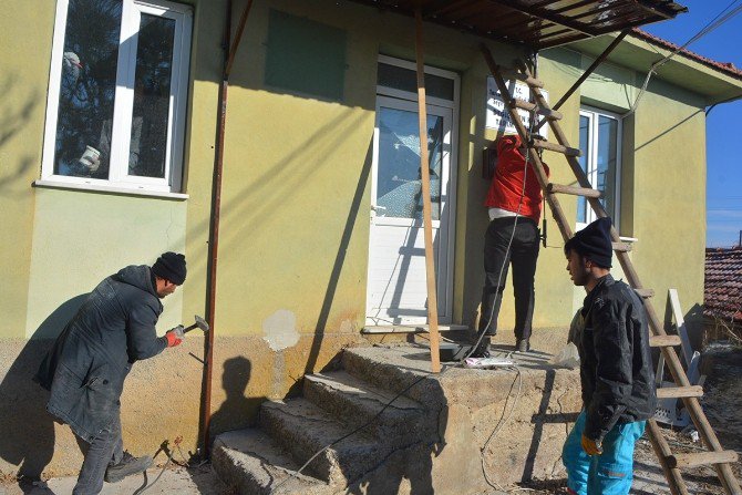 Seyitgazi Belediyesi Muhtarlık Binalarını Yenilemeye Devam Ediyor