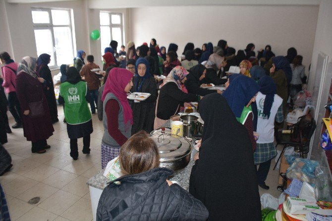 Tatvan’da Halepliler Yararına Yardım Kermesi