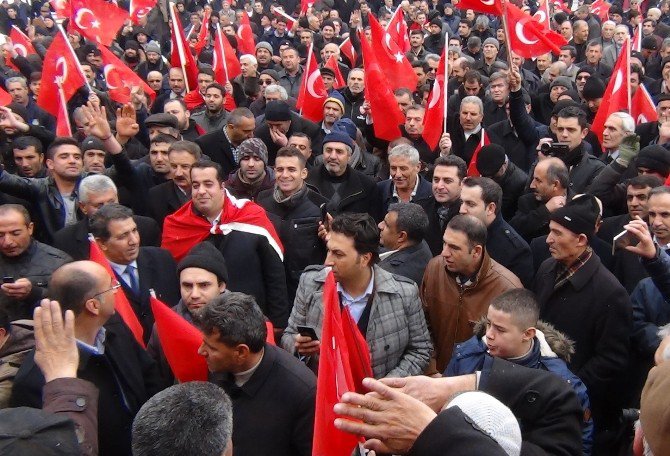 Erciş’te ‘Teröre Lanet, Kardeşliğe Davet’ Yürüyüşü