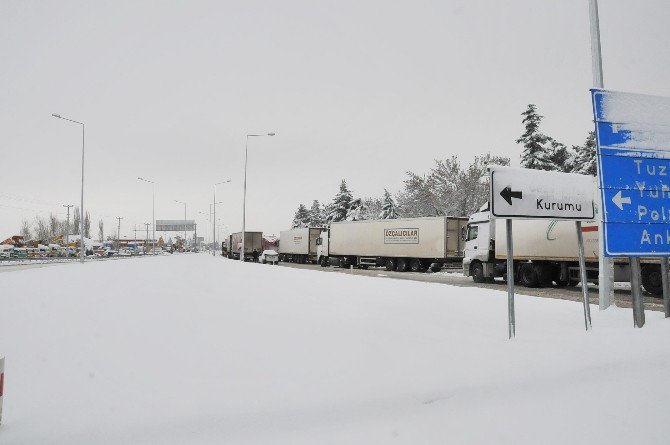 Trafiğe Kapalı Kalan Afyonkarahisar-konya Yolu 12 Saat Sonra Açıldı