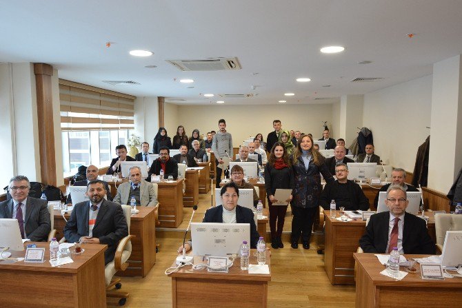 Yök’ten Düzce Üniversitesi Birincilerine Kutlama Belgesi