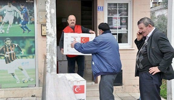 Yangınzede Vatandaşlara Kızılay’dan Yardım