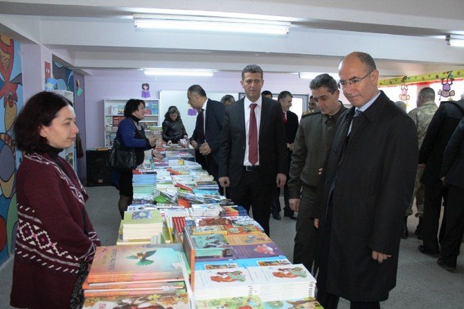 İlkokul Öğrencilerine Birikim Ve Kitap Okuma Alışkanlığı Kazandıracak Kitap Fuarı