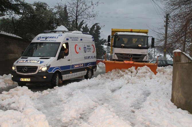 Büyükşehir’den Yatalak Yaşlı Kadına Yardım Eli