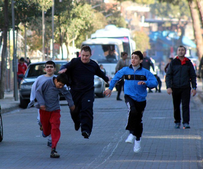 Özel Öğrenciler De Atatürk İçin Koştu