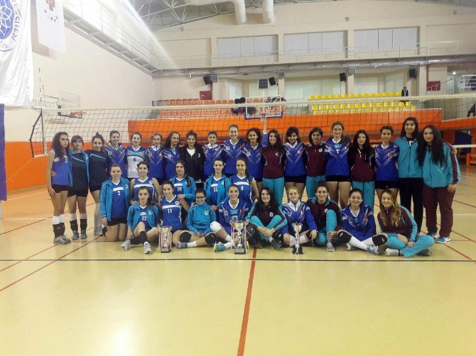 Nkü Bayanlar Voleybol Takımı Şampiyon Oldu