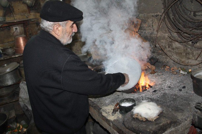 Siirt’te Bakırcılık Kaybolmaya Yüz Tutmuş Meslekler Arasına Girdi