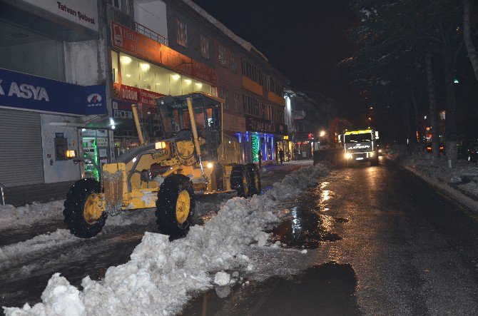 Tatvan’da Kar Temizleme Çalışması