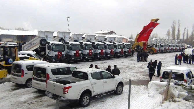 Erciş Belediyesi Araç Filosunu Büyüttü