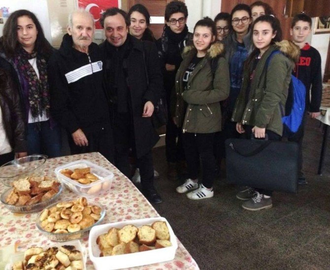 Mehmet Akif Ersoy Ortaokulu Öğrencileri Yaşlıları Unutmadı