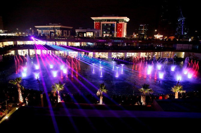 İstanbullular Yeni Yıla Watergarden İstanbul’da Muhteşem Su Ve Dans Gösterisi İle Girecek