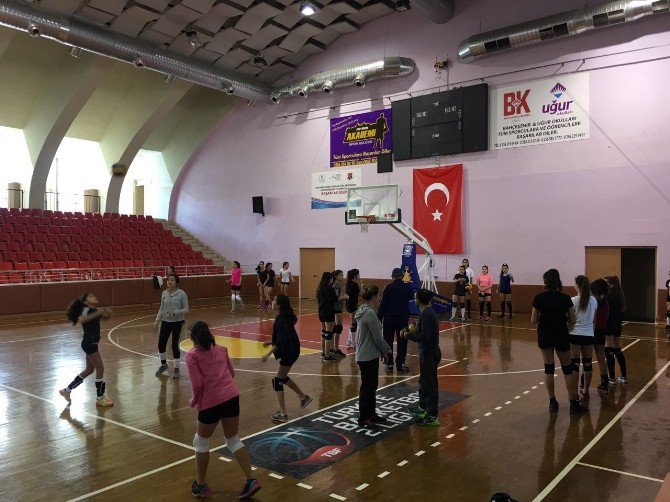 Anadolu Yıldızlar Ligi Voleybol İl Karması Seçmeleri Yapıldı