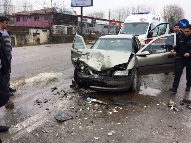 Bartın’da Trafik Kazası: 2 Yaralı