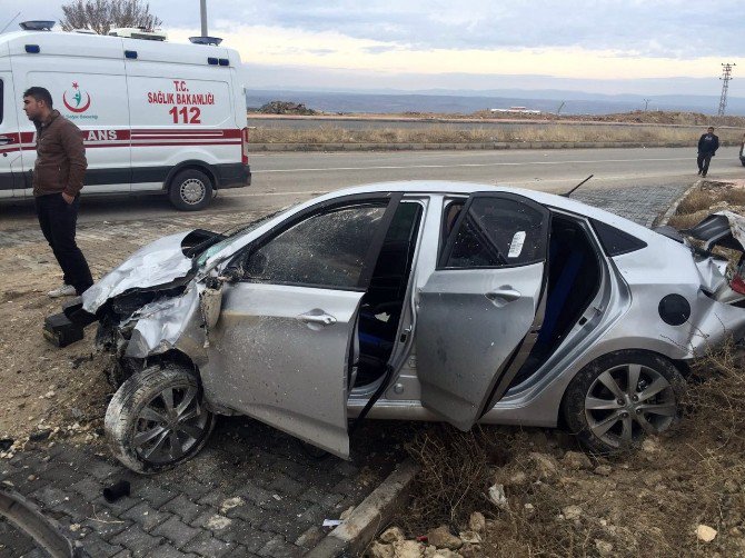 Takla Atan Araçtan Sürücü Yaralanmadan Çıktı