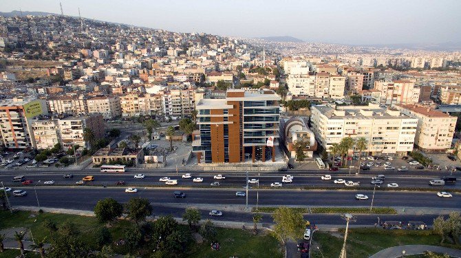 Bayraklı Belediyesi Yeni Yılda Yeni Binada