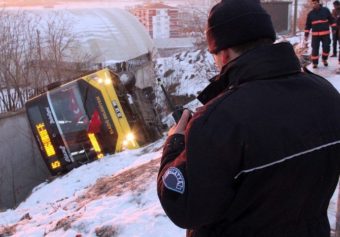 Öğrencileri Taşıyan Otobüs Devrildi: 11 Yaralı