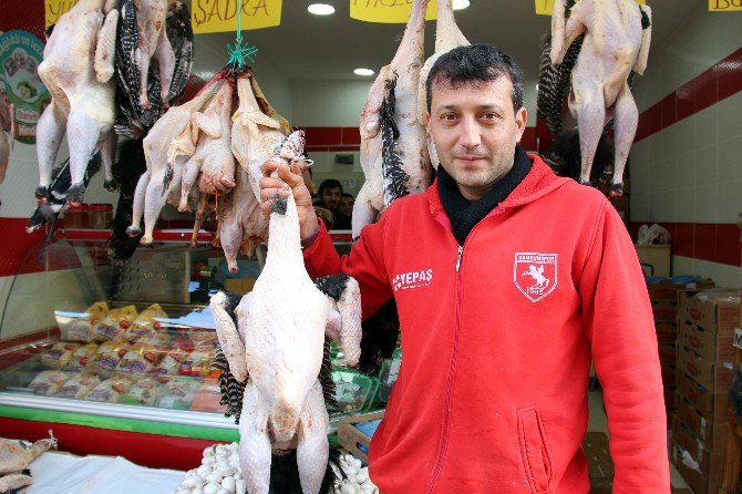 Yılbaşı Hindisinin Fiyatı Çeyrek Altını Solladı