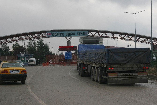 Öncüpınar Sınır Kapısı Yardım Üssü Haline Geldi