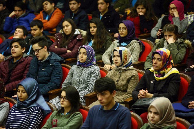 Mehmet Akif’in Torunu Argon: “Kurtuluş Savaşı’nda Dedemle Anadolu’yu Gezmeyi İsterdim”