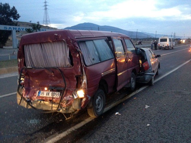 İzmir Aliağa’da Zincirleme Kaza: 5 Yaralı