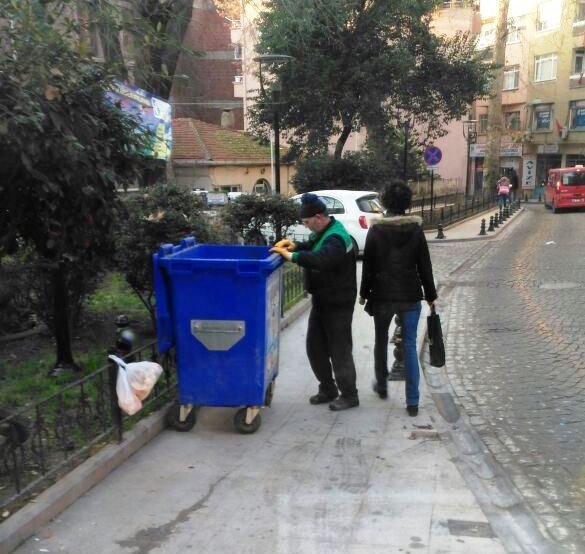 İzmit’te Geri Dönüşüm Konteynırları Yenileniyor