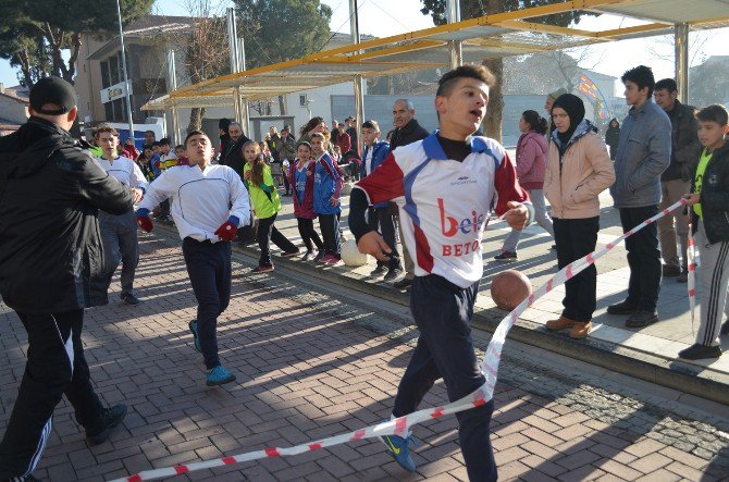 Kula’da Atatürk Kır Koşusu Yapıldı