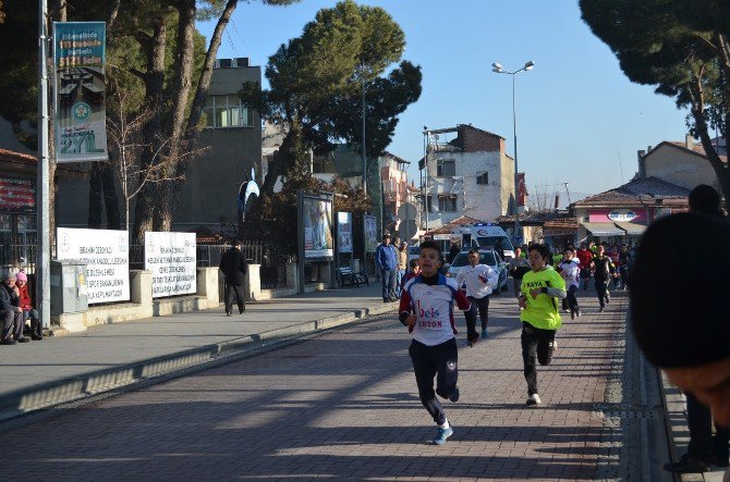 Kula’da Atatürk Kır Koşusu Yapıldı