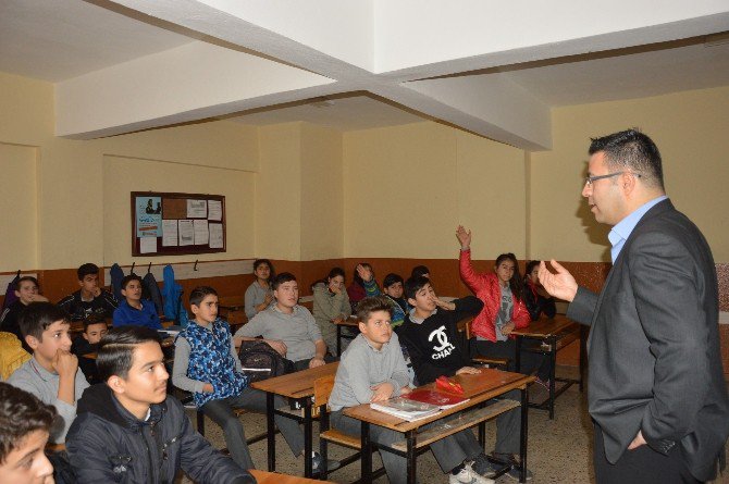 Öğrenciler Cinsel İstismar Ve Bağımlılık Hakkında Bilgilendirildi