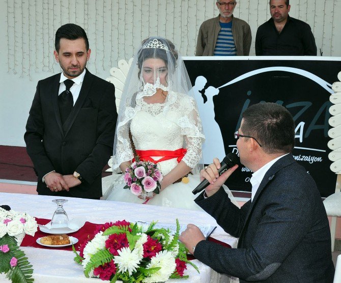 Merkezefendi’de 2016 Yılında 2 Bin Nikah Kıyıldı