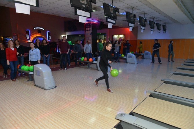 Nilüfer Ailesi Bowling Turnuvasında Buluştu