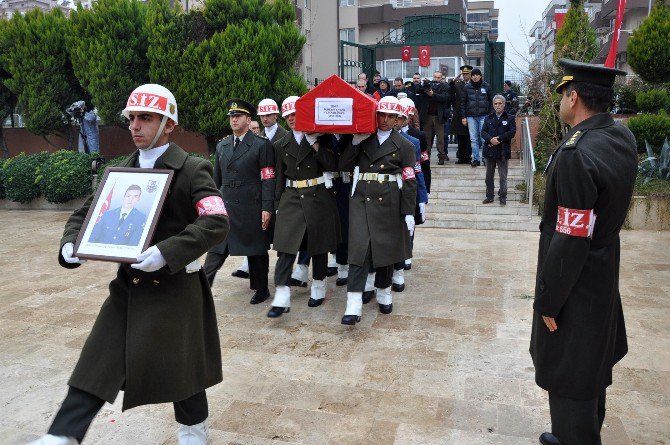 İzmir Şehidini Uğurladı