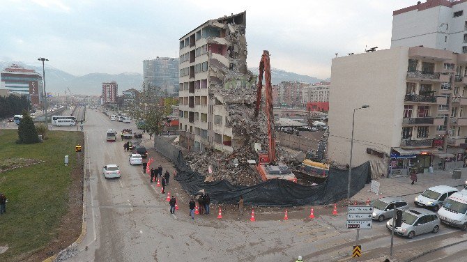 Yıkımın Ardından Trafik Rahatlayacak