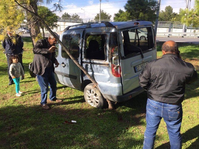 Manavgat’ta Trafik Kazası: 2 Yaralı