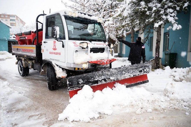 Bilecik Belediyesi 150 Personel Ve 17 Araç İle Karla Mücadele Ediyor