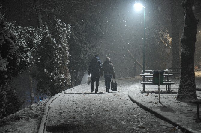 Kar Yağışı Bursa’nın Üst Kesimlerini Beyaza Bürüdü