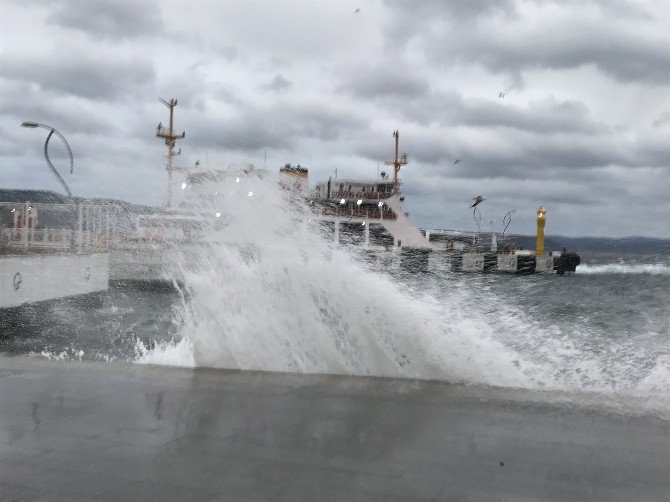 Çanakkale Boğazı’nda Fırtına