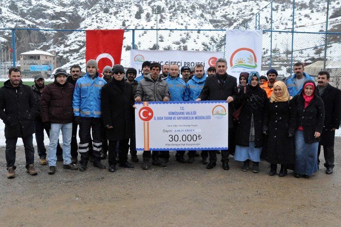 Gümüşhane’de Genç Çiftçilere Hayvanları Teslim Edildi