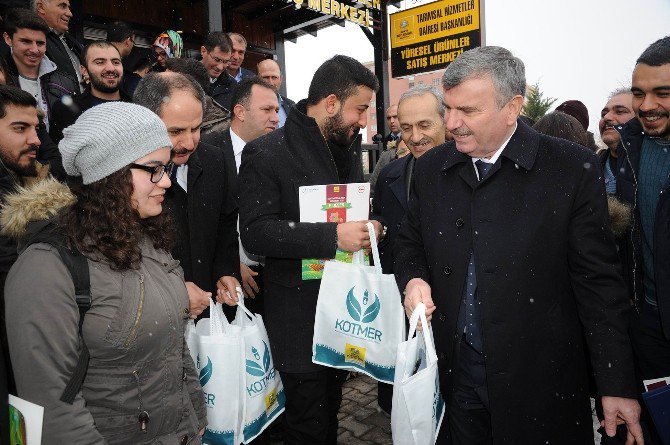 Konya’da, Yöresel Ürünler Satış Merkezi Açıldı